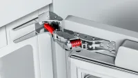 BOSCH KIF84SDE0 Serie 8, Einbau-Kühl-Gefrier-Kombination mit Gefrierbereich unten, 177.2 x 55.8 cm, Flachscharnier mit Softeinzug