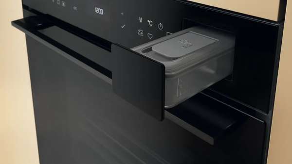 Bauknecht BBI7A8PT1SK Einbau-Backofen, EEK: A+