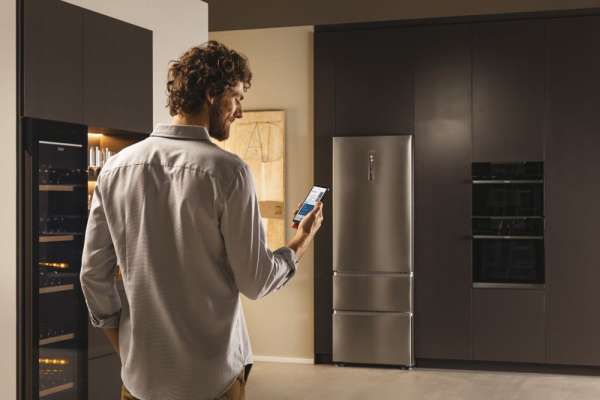 Haier HTW7720ENMP Kühl-/Gefrierkombination edelstahl / E