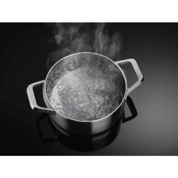 AEG  XCB6845AB AUTARKES KOCHFELD MIT INTEGRIERTEM DUNSTABZUG, MULDENLÜFTER, WLAN-FÄHIG, UMLUFT, 80CM